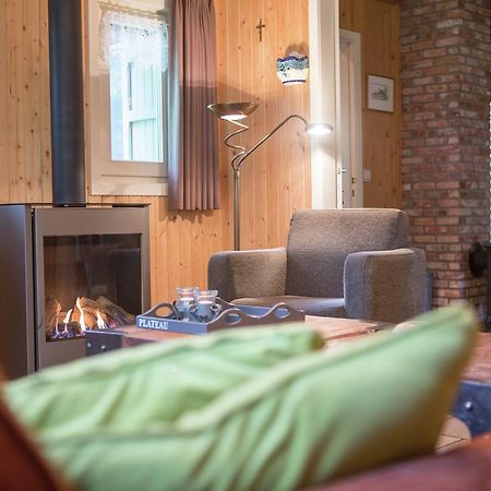 旧蒂尔瑙特Luxurious Chalet In Oud Turnhout With Large Garden别墅 外观 照片